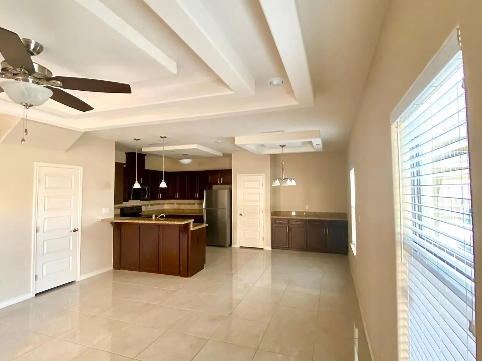 1213 E Camellia Ave — Photo 4