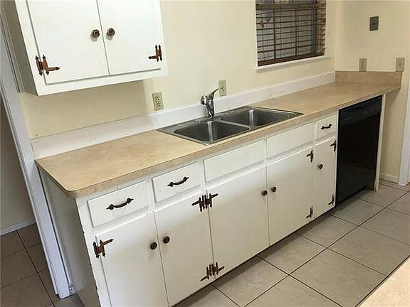 3rd image of 5210 Creekline Dr