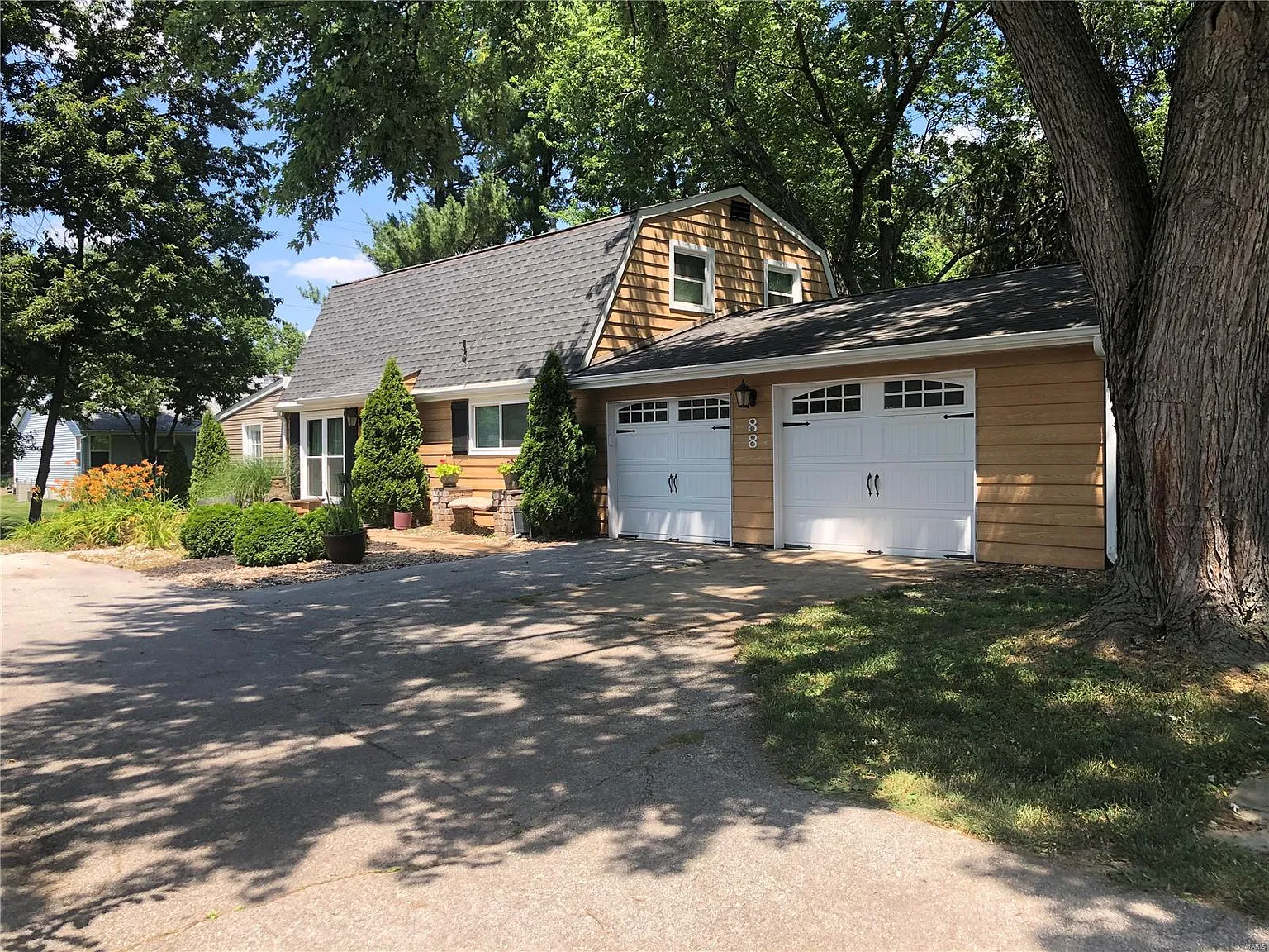 88 Plum Tree Dr photo 1
