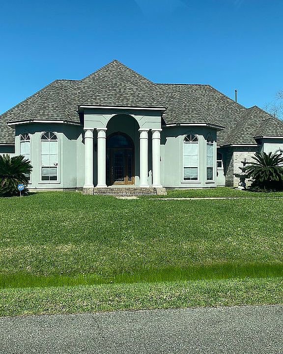 2nd image of 3224 Louise Dr