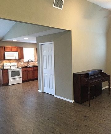2nd image of 1208 1st St