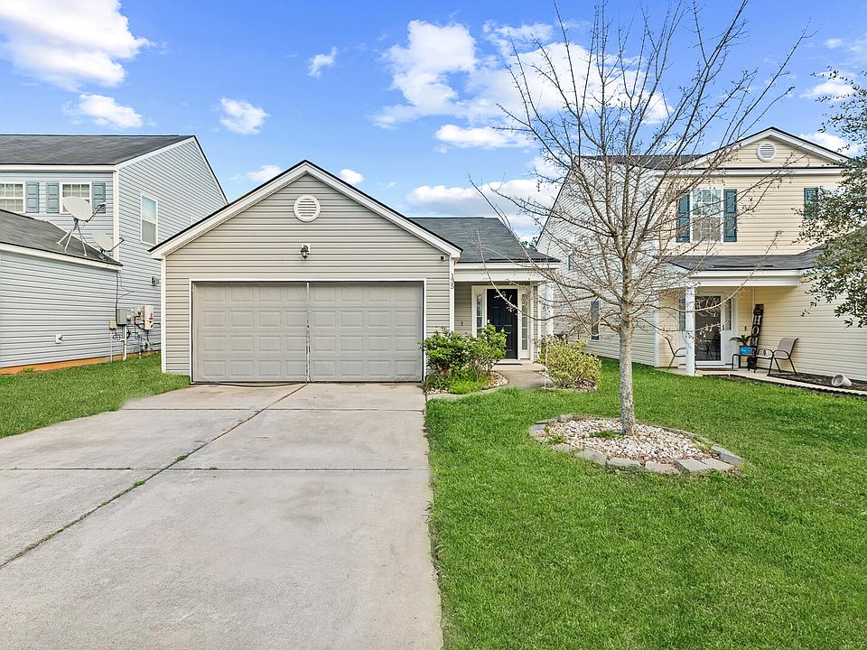 1st image of 135 Keaton Brook Dr