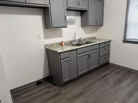 Kitchen (lower)