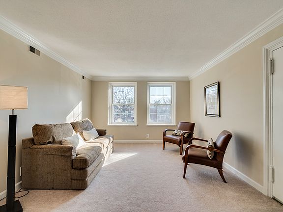 3rd image of 2856 S Buchanan St APT B2