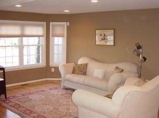204 Primrose Ln, Ambler, PA 19002
