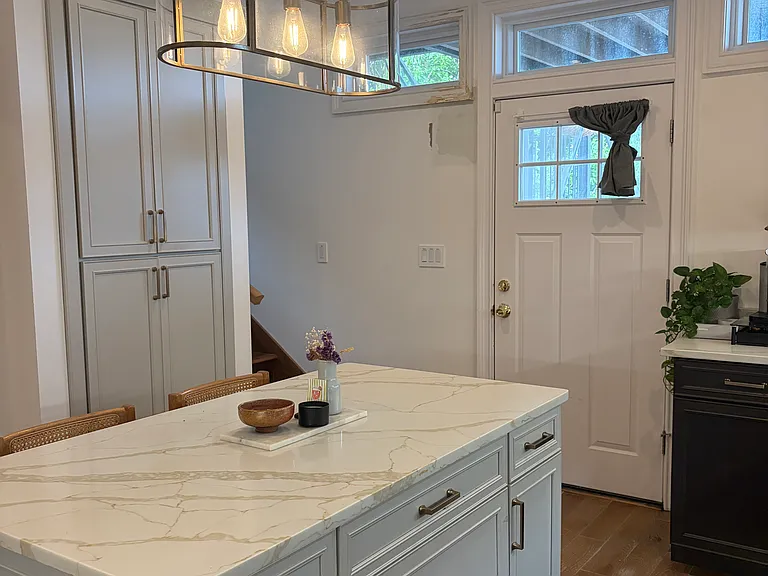 2821 N Springfield Ave #2 — Photo 9