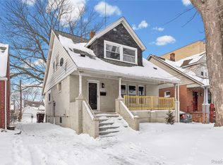 24857 Landau St, Center Line, MI 48015