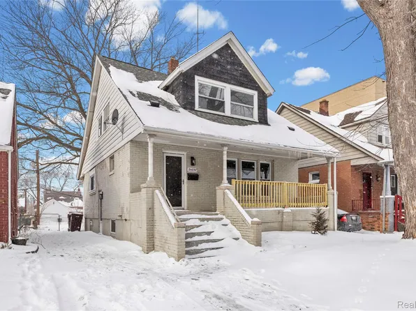 24857 Landau St, Center Line, MI 48015