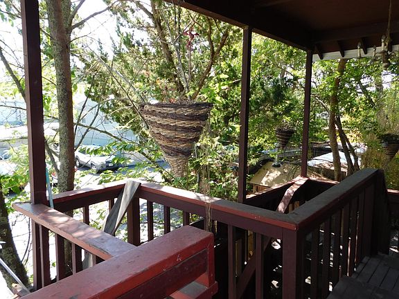 5th image of 21 Tamalpais Ave