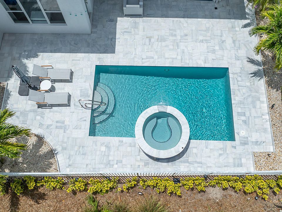 2nd image of 7952 Villa D Este Way