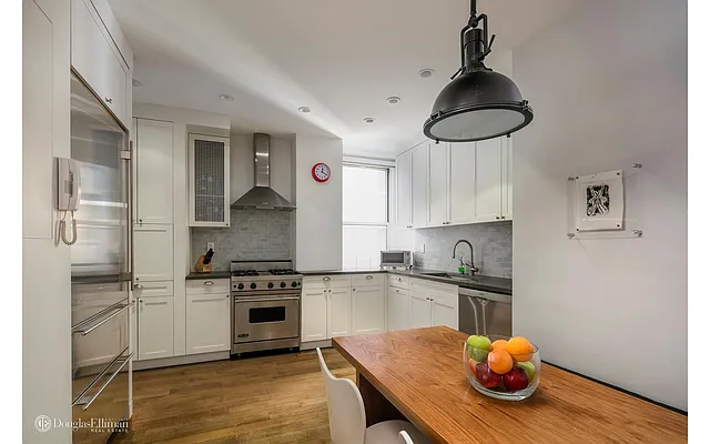 Sold by Douglas Elliman | media 16