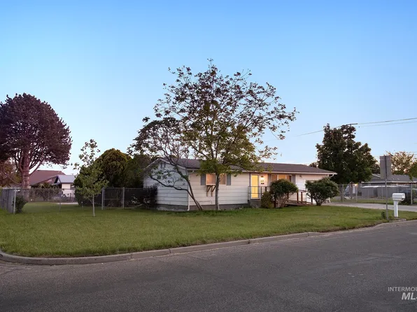 824 NW 4th Ave, Ontario, OR 97914