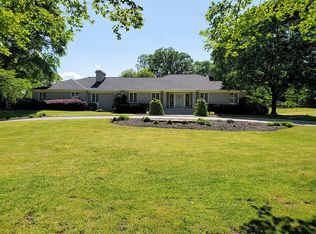 4 Parkins Lake Rd, Greenville, SC 29607