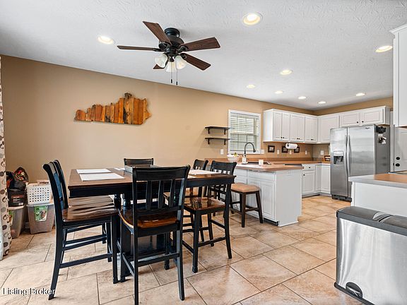 2nd image of 602 Matterhorn Ct