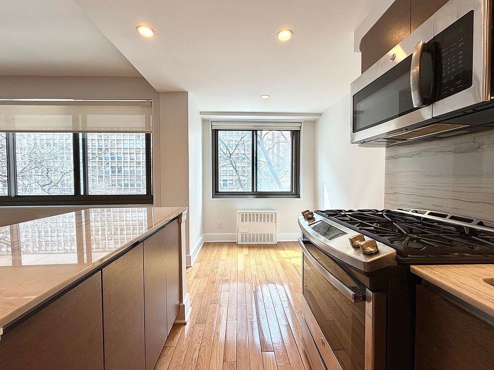 1st image of 135 W 96th St APT 3F