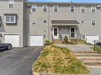 565 Quaker Ln APT 76, West Warwick, RI, 02893