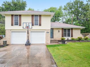 3215 W Cynthia St, Springfield, MO 65810