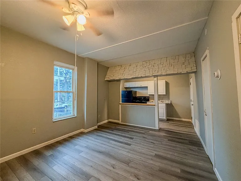 548 Hansen Ave #3 — Photo 18