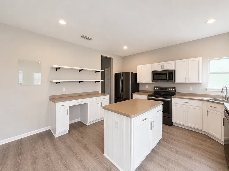 647 Sunny Stroll Dr — Photo 5