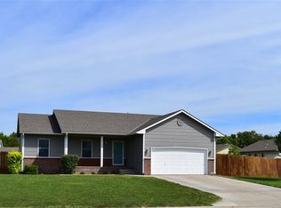 1133 N Meadow Rd, Valley Center, KS 67147