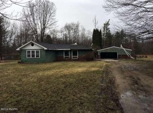 3583 Wolf Lake Rd, Fruitport, MI 49415