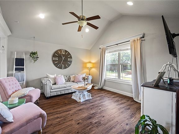 4th image of 3702 SW Capstone Ct