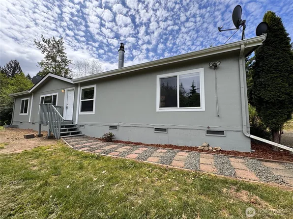 60 N Charles Place, Hoodsport, WA 98548