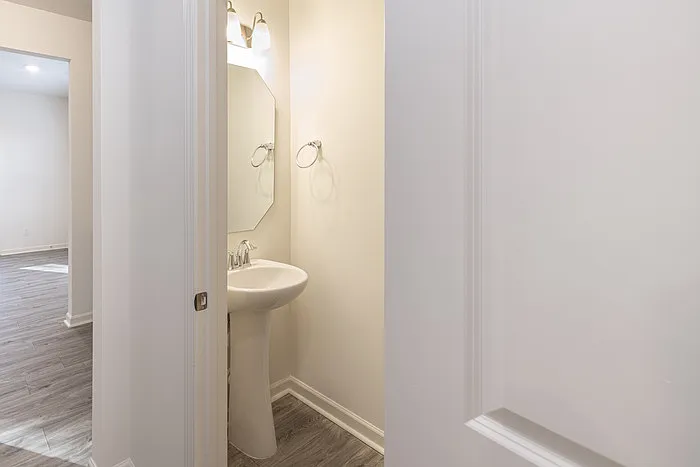 105 Luna Ln — Photo 10