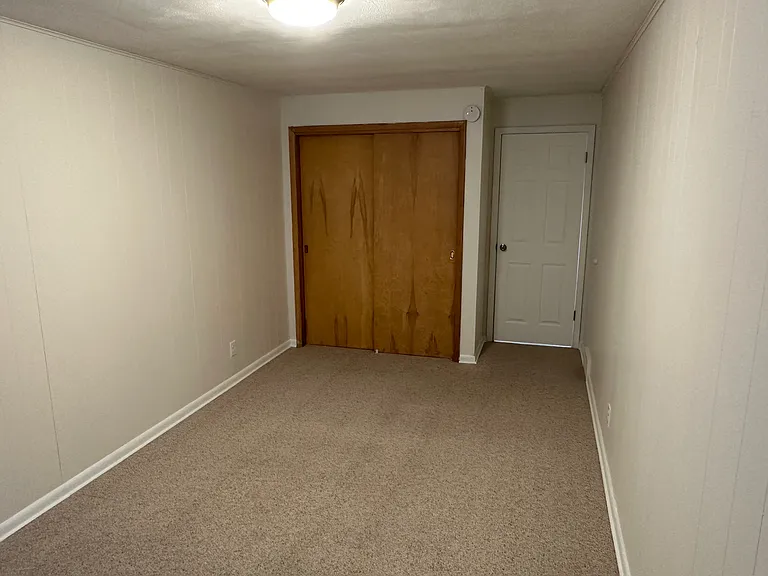 328 E Lake Cowdry Ln NW #B — Photo 16