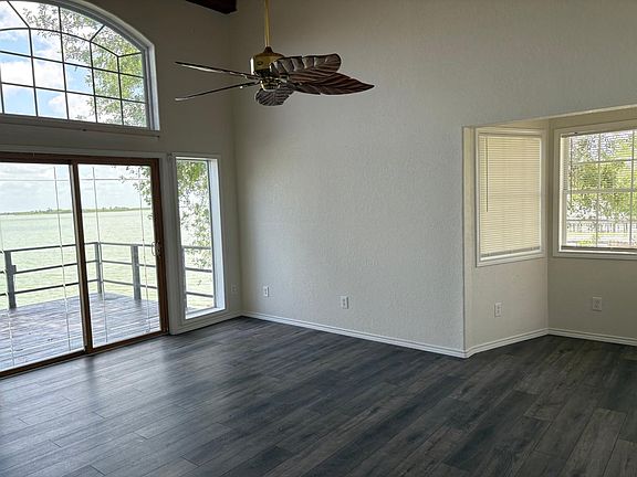 4th image of 8822 Lago Vista Dr