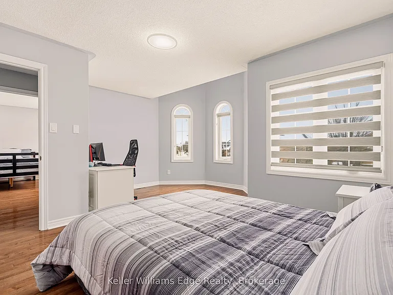 6760 Dillingwood Dr — Photo 24
