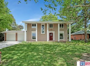 1432 N 8th St, Seward, NE 68434