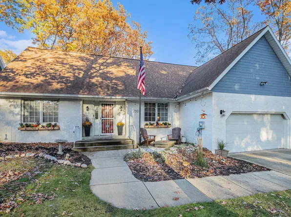 200 Marx Dr, New Buffalo, MI 49117