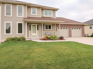 1060 Derby Dr, Sun Prairie, WI 53590