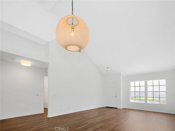 3rd image of 49 Dartmouth #47
