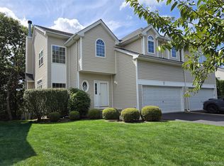 19 Sunflower Ridge Rd, South Setauket, NY 11720