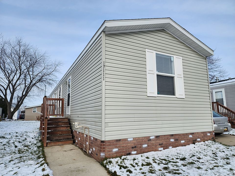 1st image of 17111 Oliver Dr #300