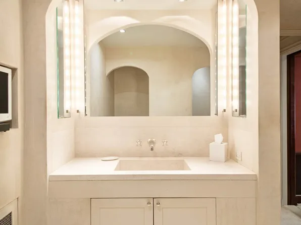 563 Park Avenue image 10 of 11