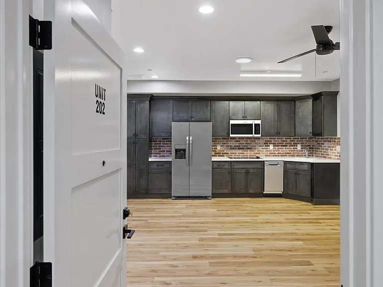 147 S K St #202 — Photo 1