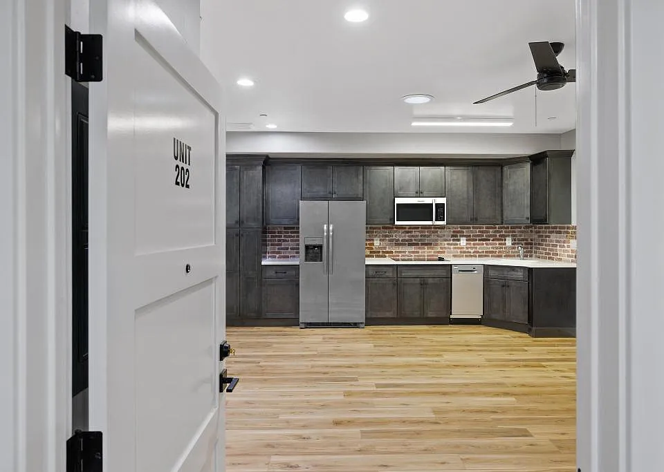 147 S K St #202