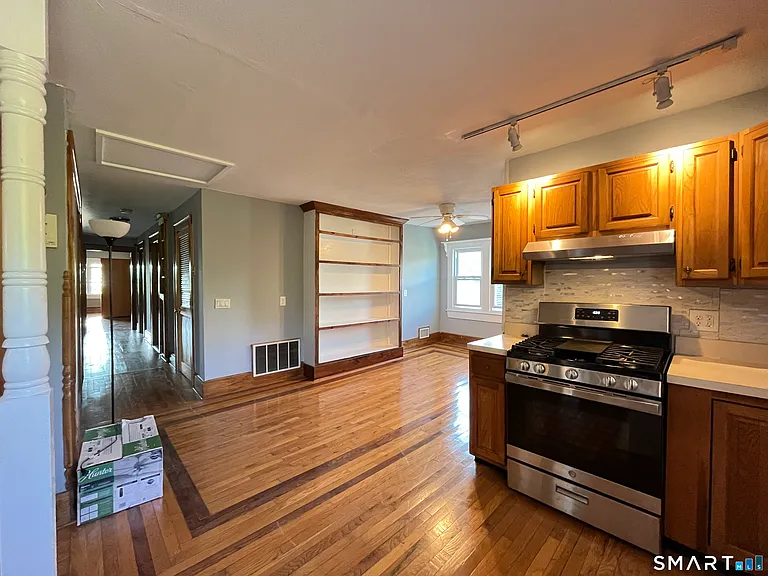 553 Townsend Ave #3 — Photo 5