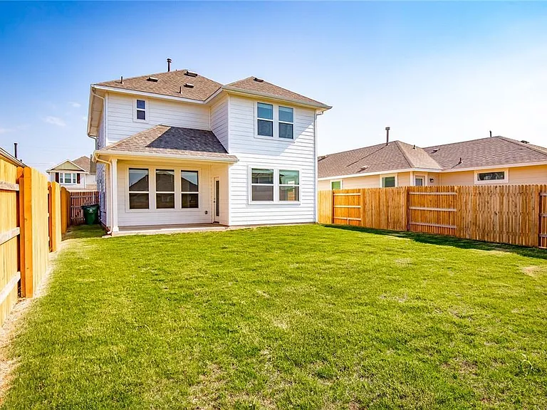 226 Trailside Ln — Photo 28