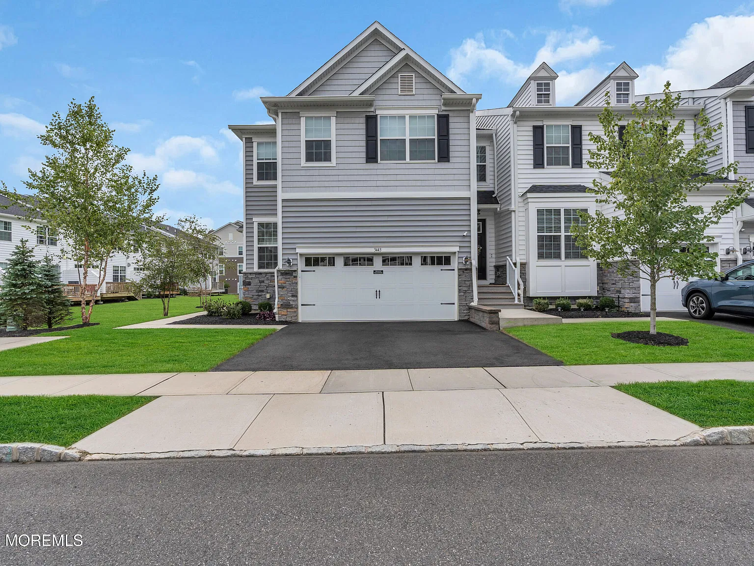 3 bed, 2.5 bath, 2392 sqft, $4,300 — Photo 3