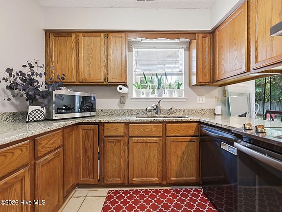 5th image of 3100 Darby Street