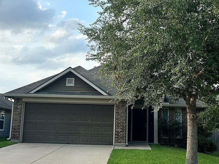 117 Brookside Dr — Photo 2