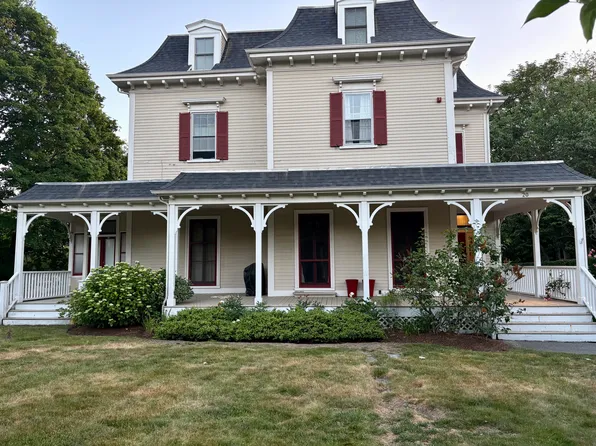 20 Greenough Pl #1, Newport, RI 02840