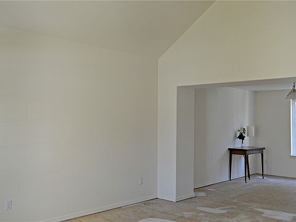 5th image of 2217 Newport St NE