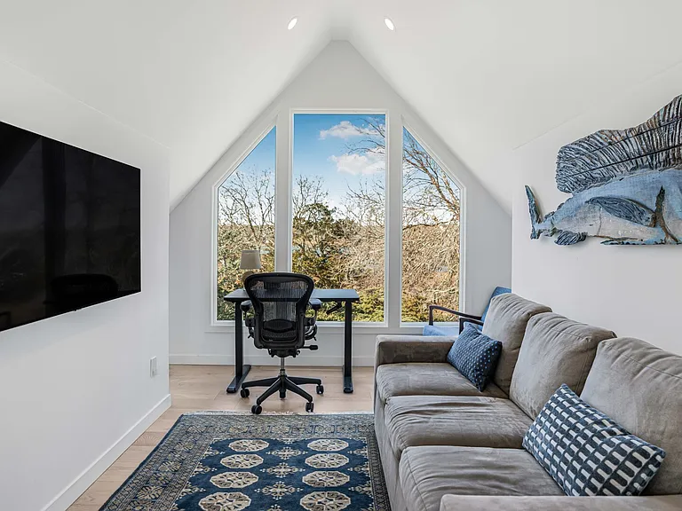 18 E Landing Rd — Photo 25