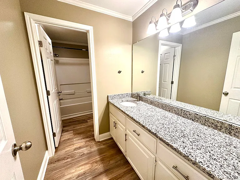 3916 Austin Ave — Photo 8
