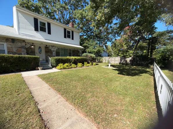 (undisclosed Address), West Babylon, NY 11704